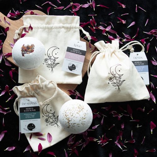 'Love' Herbal Ylang Ylang Bath Bomb 5